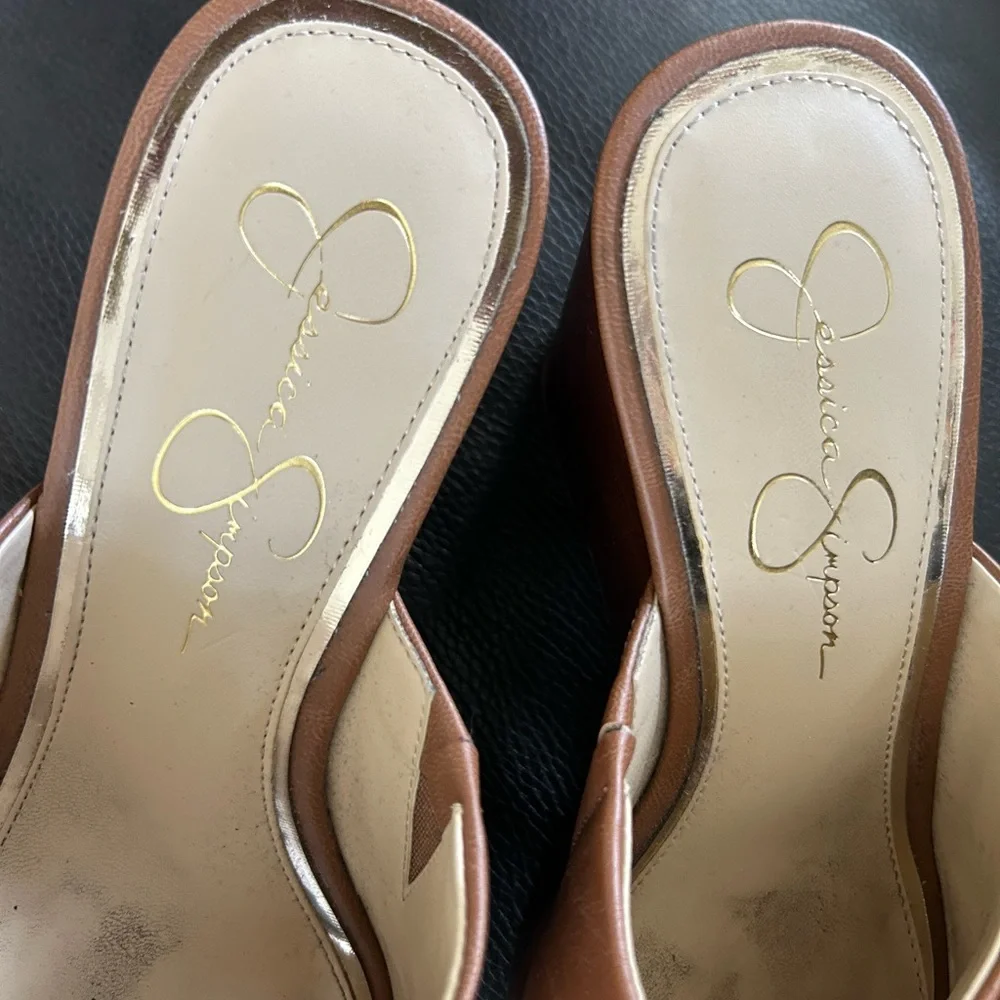 Jessica Simpson Tan Platform Mules with Closed Toe and Slip-On Design - Picture 2 of 8